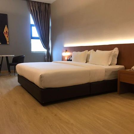 Kluang Riverview Hotel Exterior foto