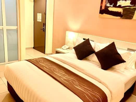 Kluang Riverview Hotel Exterior foto